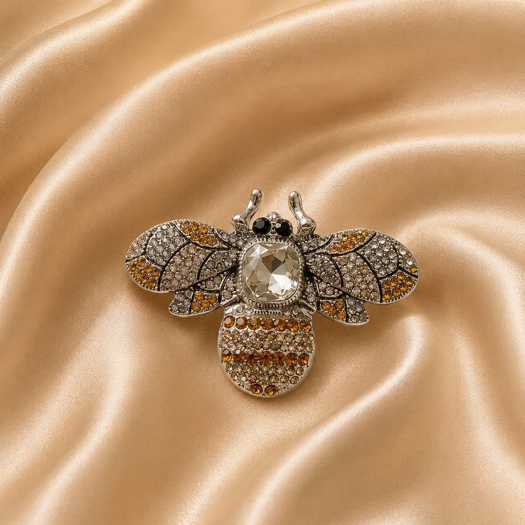 🐝 نحلة القمر